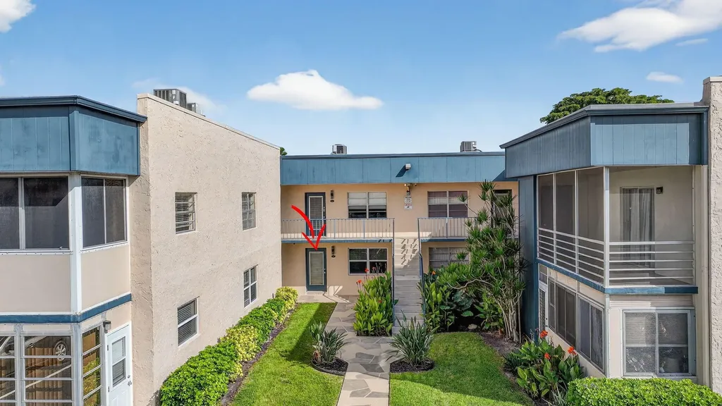 161 Flanders D Delray Beach FL 33484