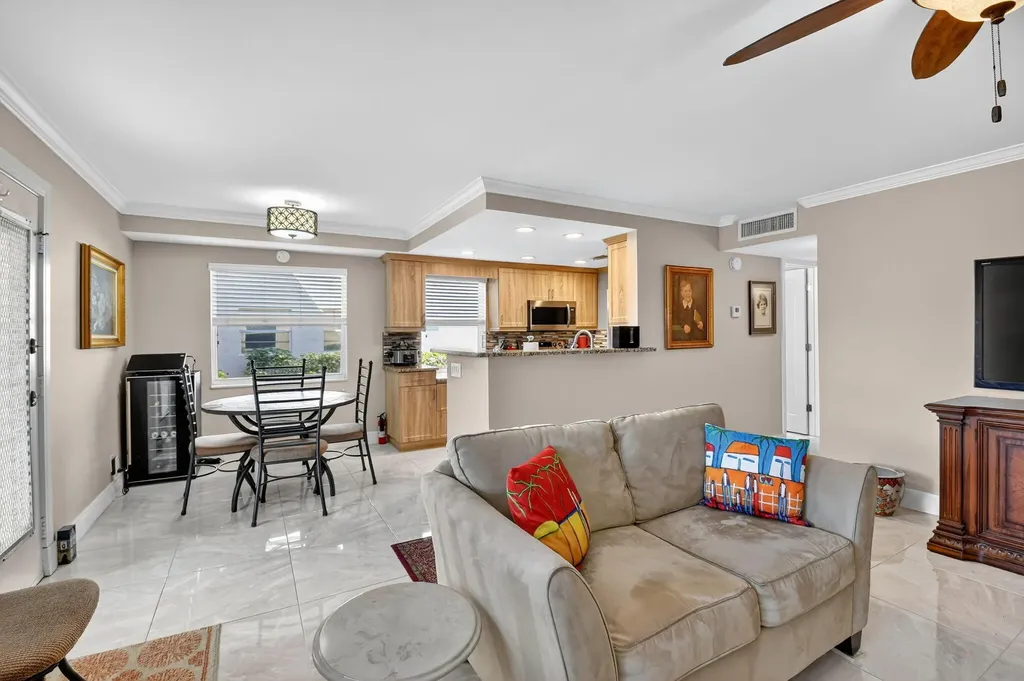 161 Flanders D Delray Beach FL 33484