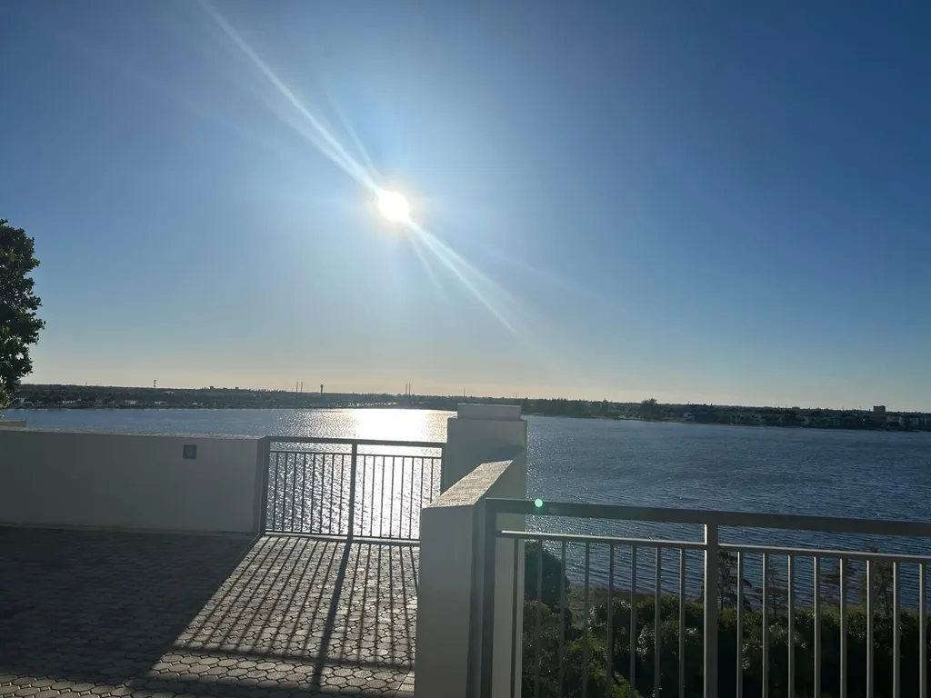 300 S Australian Avenue West Palm Beach FL 33401