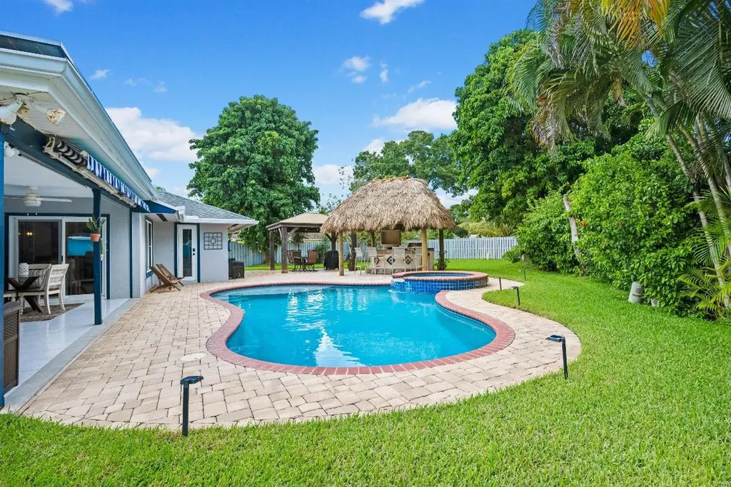 12139 Big Cone Court Wellington FL 33414