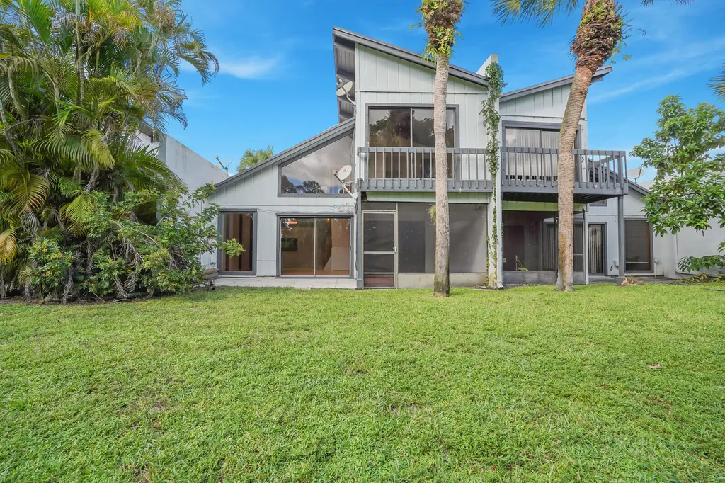 100 Sparrow Drive Royal Palm Beach FL 33411