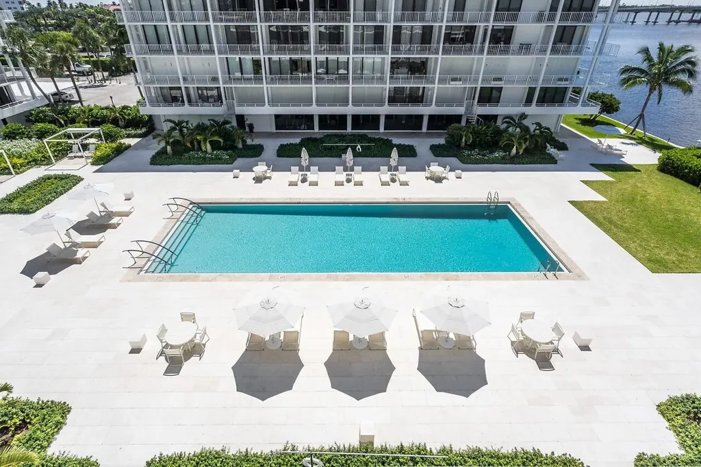 2784 S Ocean Boulevard Palm Beach FL 33480