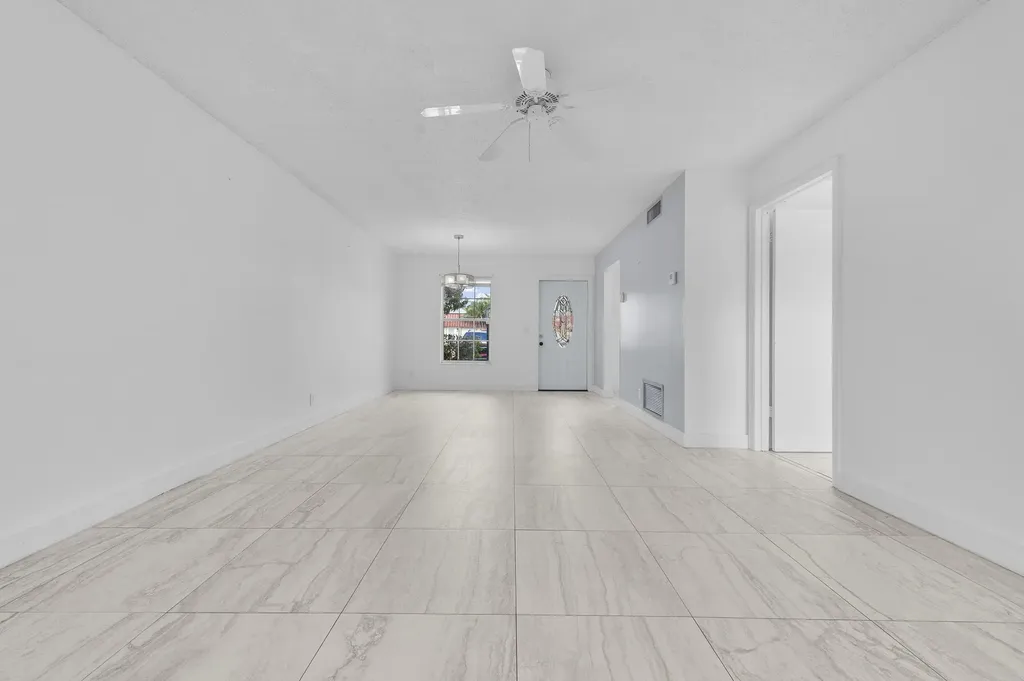 811 Salem Lane Lake Worth FL 33467