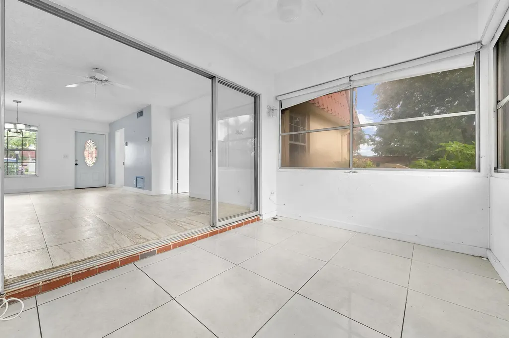 811 Salem Lane Lake Worth FL 33467