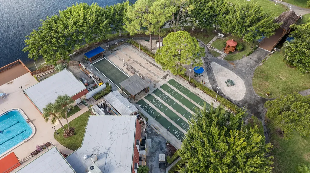 811 Salem Lane Lake Worth FL 33467