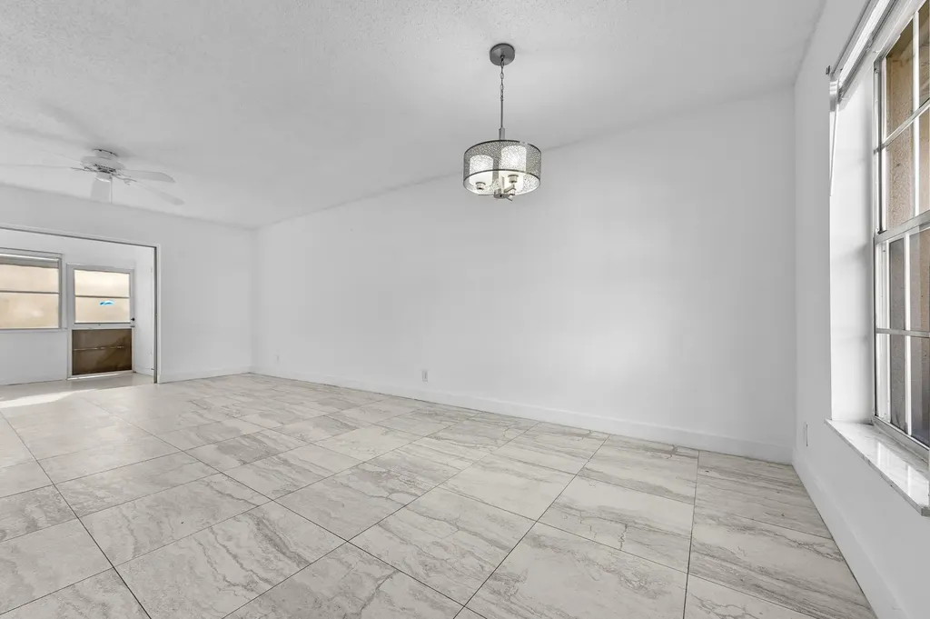 811 Salem Lane Lake Worth FL 33467