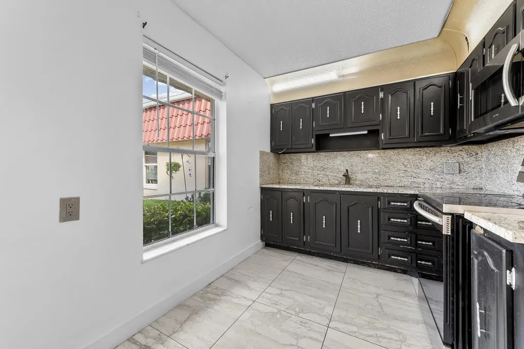 811 Salem Lane Lake Worth FL 33467