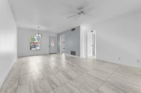 811 Salem Lane Lake Worth FL 33467