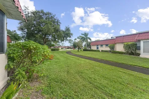 811 Salem Lane Lake Worth FL 33467