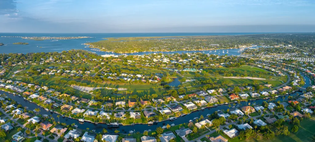 3142 SE Fairway W Stuart FL 34997