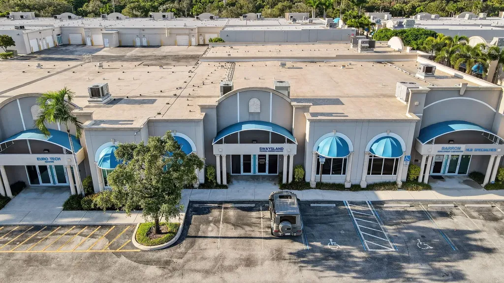2890 W State Road 84 Fort Lauderdale FL 33312