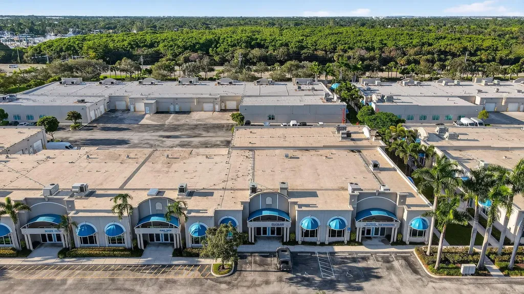 2890 W State Road 84 Fort Lauderdale FL 33312