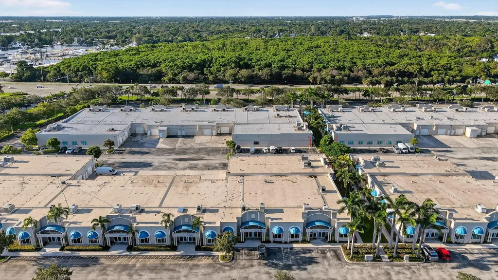 2890 W State Road 84 Fort Lauderdale FL 33312