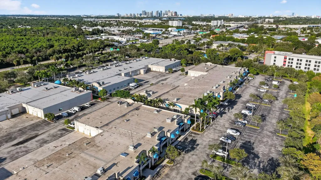 2890 W State Road 84 Fort Lauderdale FL 33312