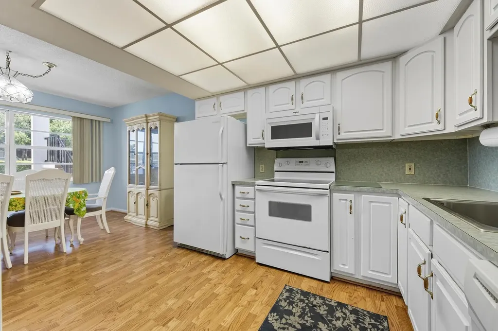 3075 Gardens East Drive Palm Beach Gardens FL 33410