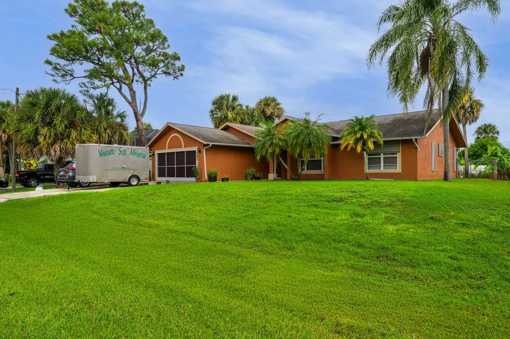 1687 SW Ruiz Terrace Port St Lucie FL 34953
