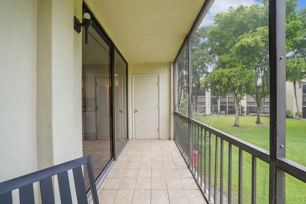 5190 Las Verdes Circle Delray Beach FL 33484