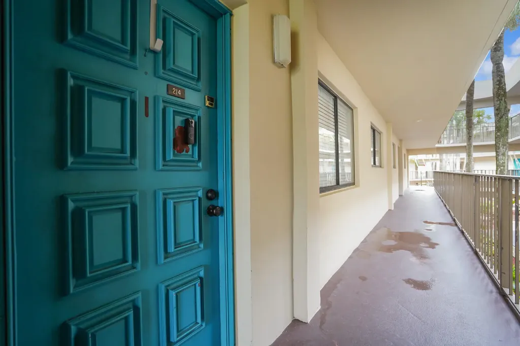 5190 Las Verdes Circle Delray Beach FL 33484