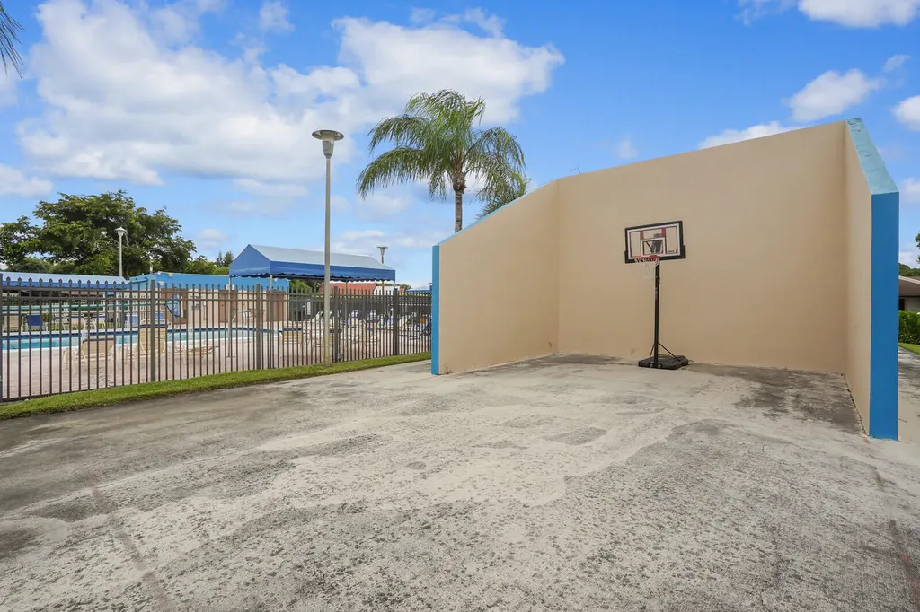 5190 Las Verdes Circle Delray Beach FL 33484