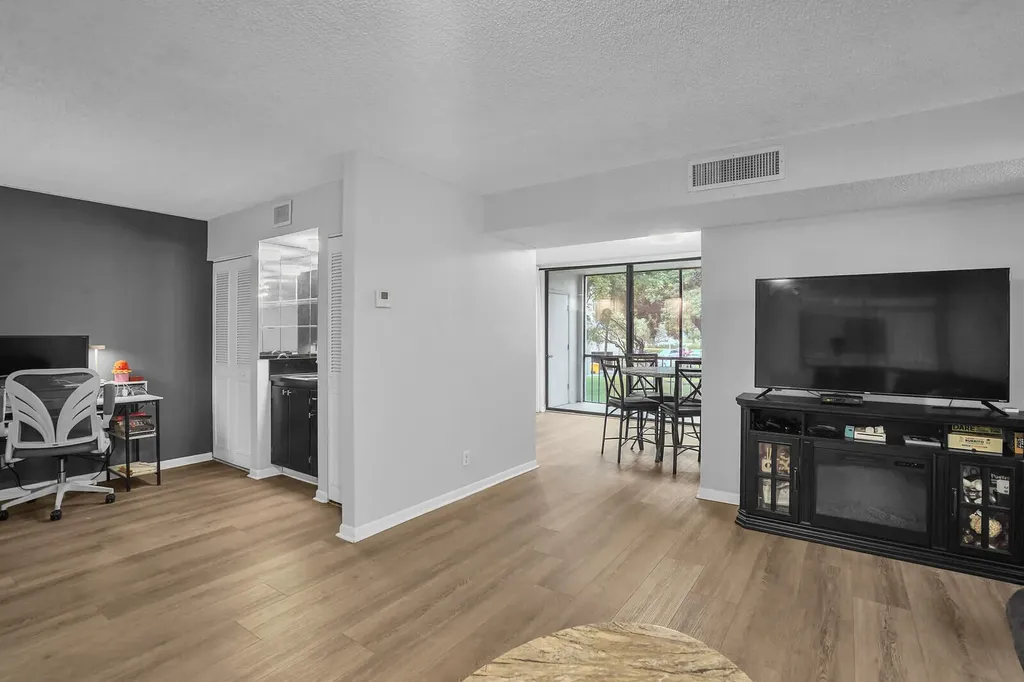 5190 Las Verdes Circle Delray Beach FL 33484