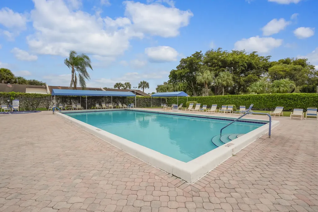 5190 Las Verdes Circle Delray Beach FL 33484