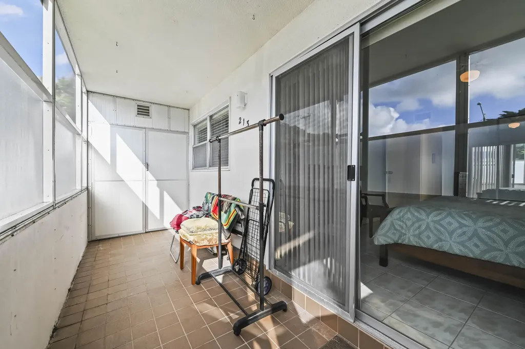 213 Brittany Delray Beach FL 33446