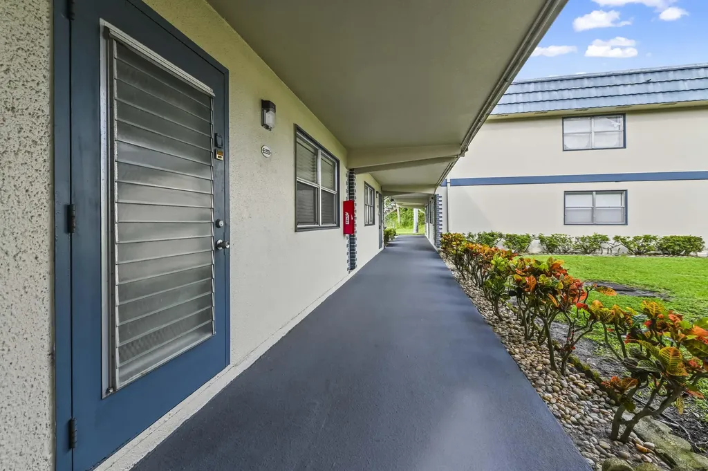 213 Brittany Delray Beach FL 33446