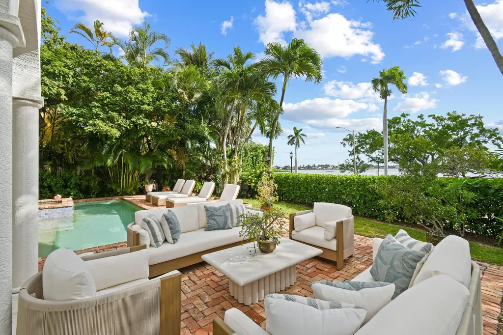 201 Avila Road West Palm Beach FL 33405