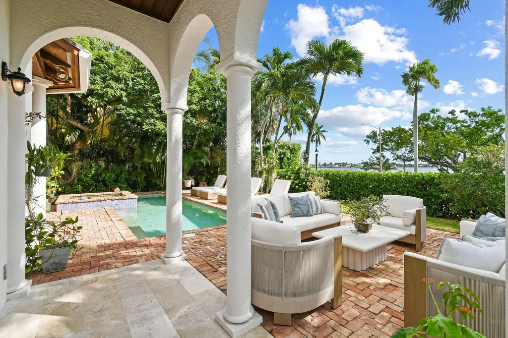 201 Avila Road West Palm Beach FL 33405