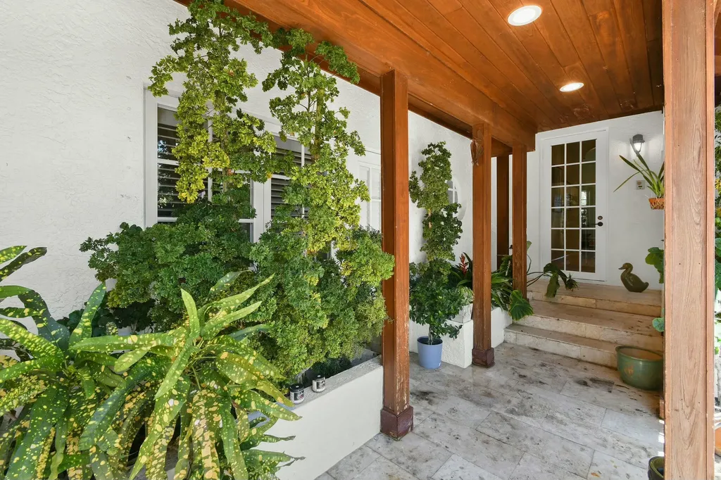201 Avila Road West Palm Beach FL 33405