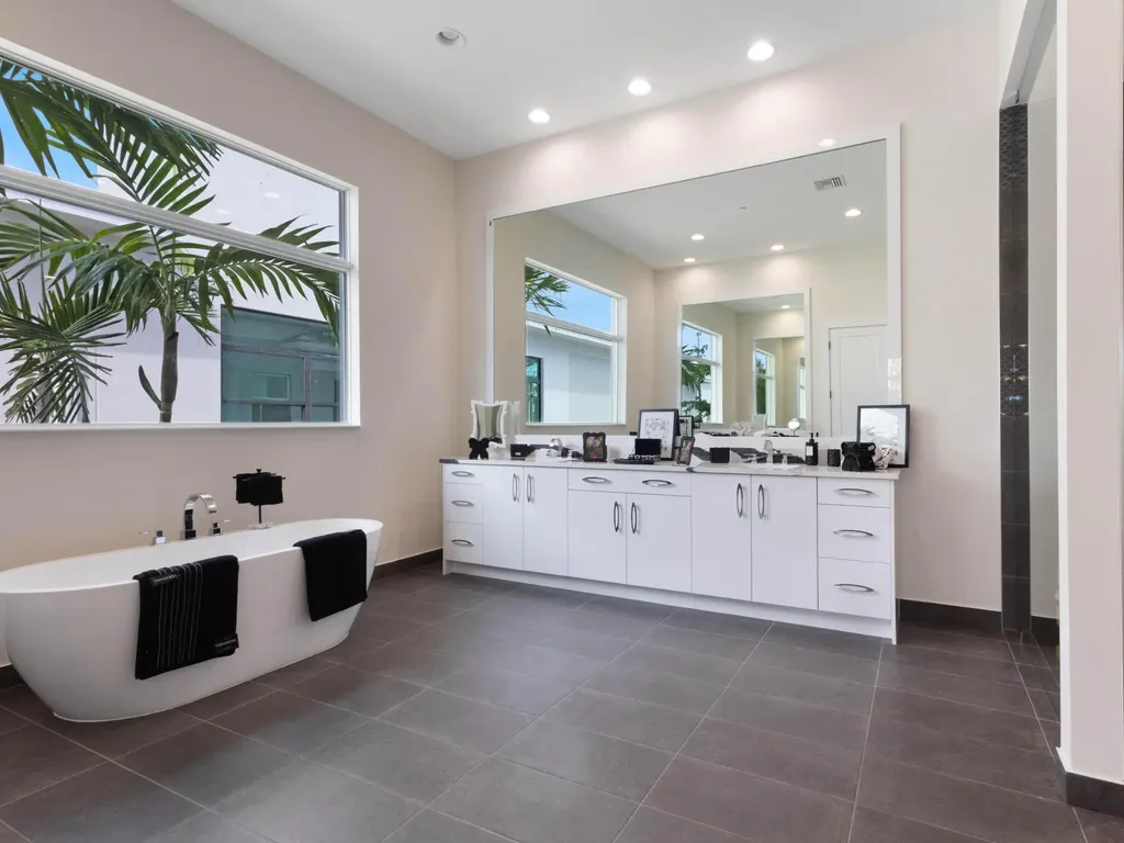 9124 Coral Isle Circle Palm Beach Gardens FL 33412
