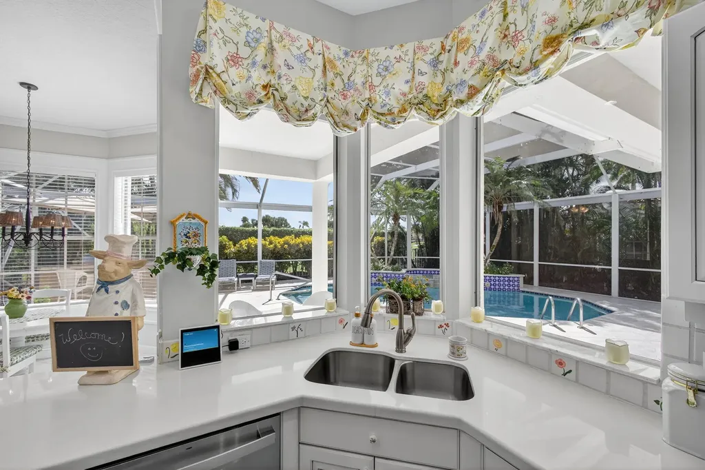 8784 Lakes Boulevard West Palm Beach FL 33412