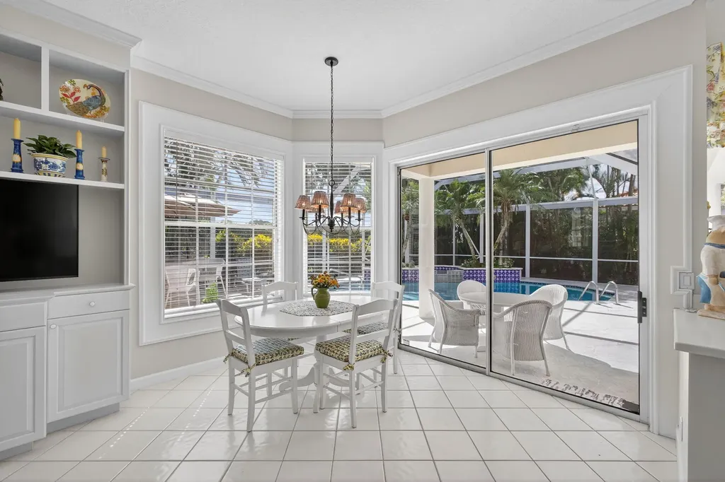 8784 Lakes Boulevard West Palm Beach FL 33412