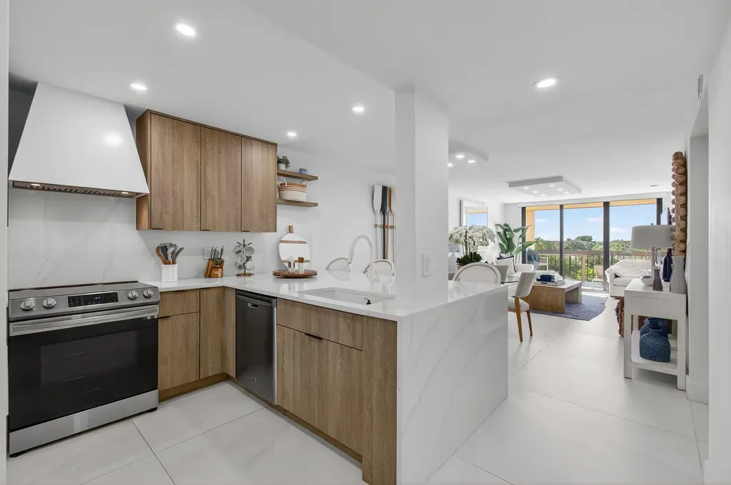 600 Egret Circle Delray Beach FL 33444