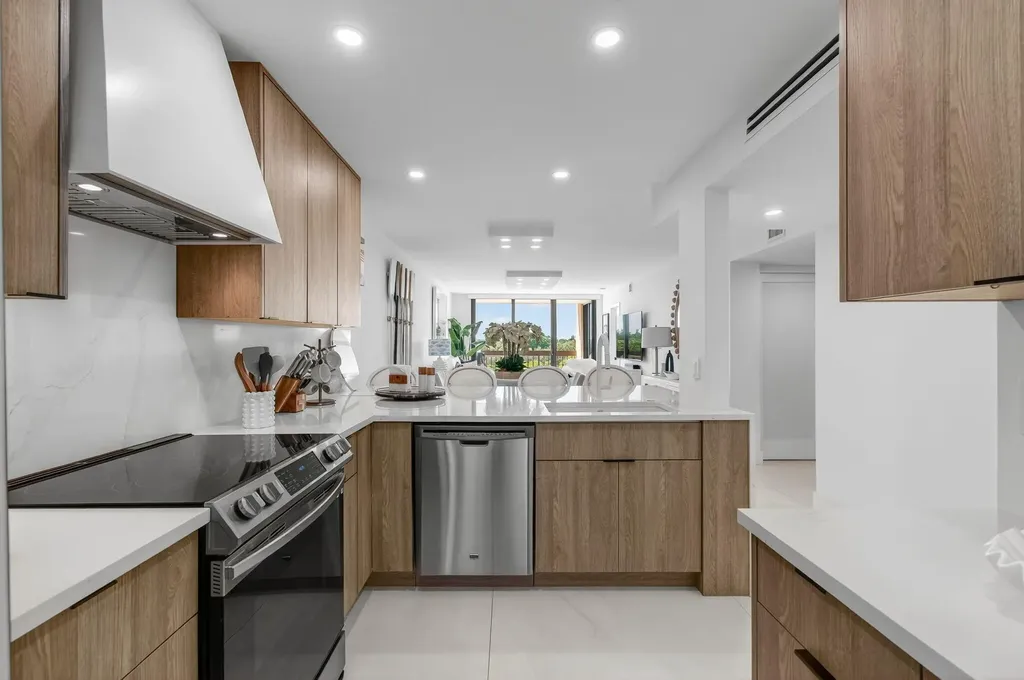 600 Egret Circle Delray Beach FL 33444