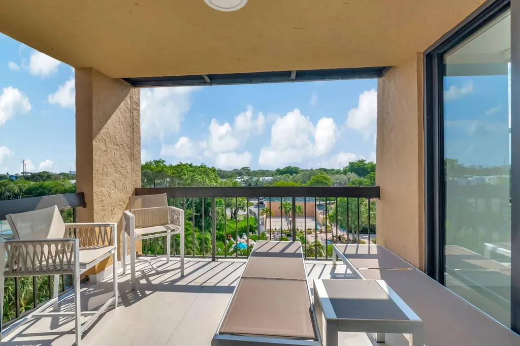 600 Egret Circle Delray Beach FL 33444