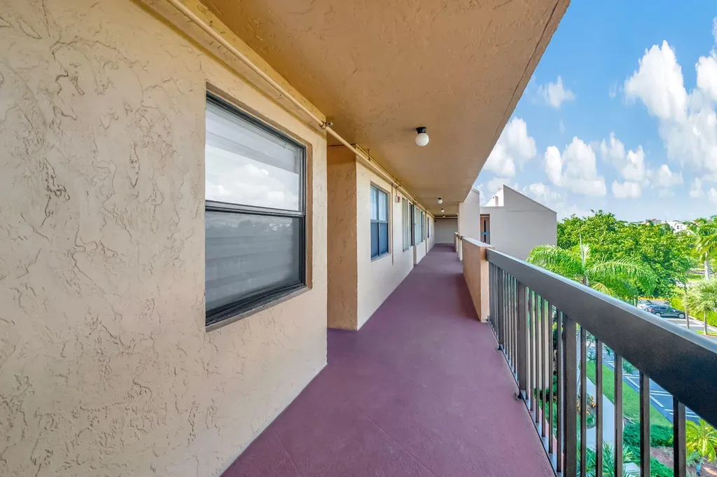 600 Egret Circle Delray Beach FL 33444