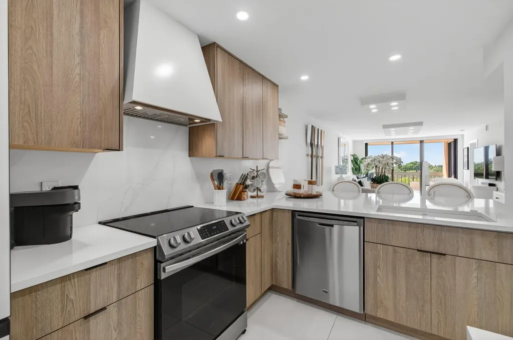 600 Egret Circle Delray Beach FL 33444