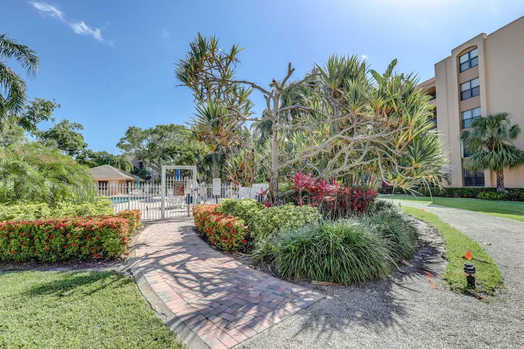 600 Egret Circle Delray Beach FL 33444