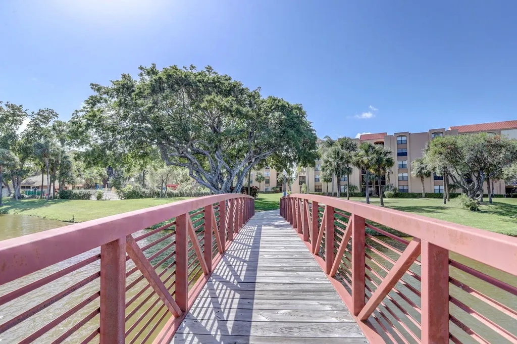 600 Egret Circle Delray Beach FL 33444