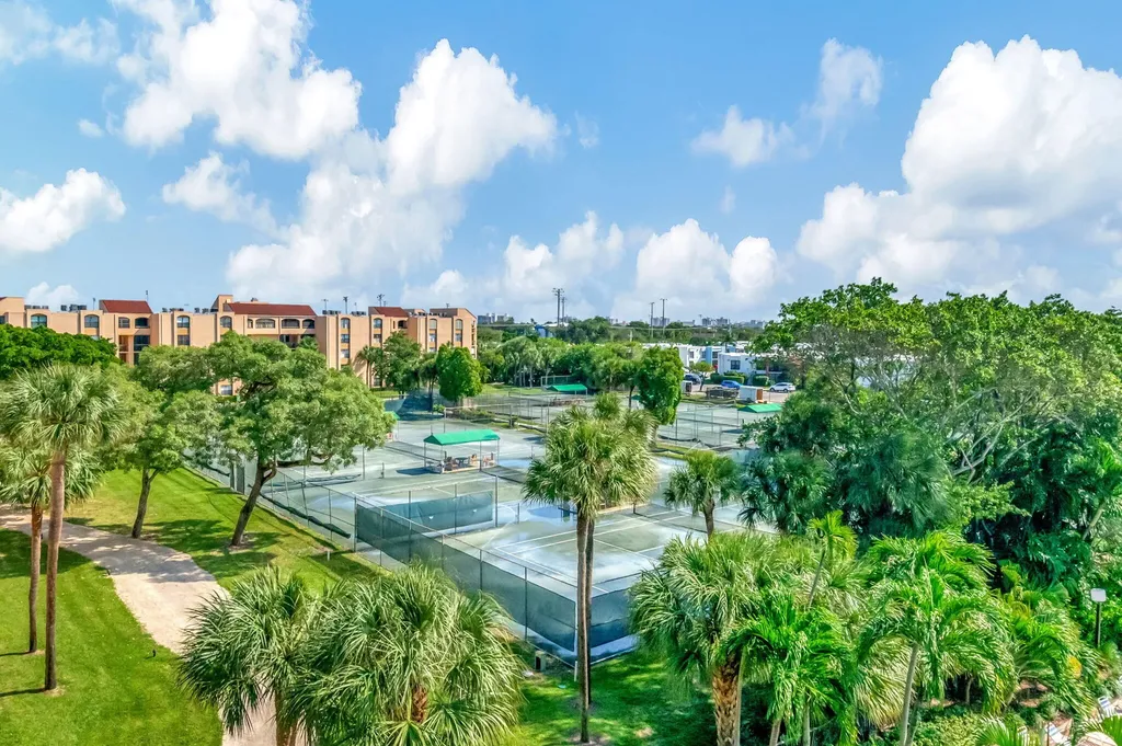 600 Egret Circle Delray Beach FL 33444