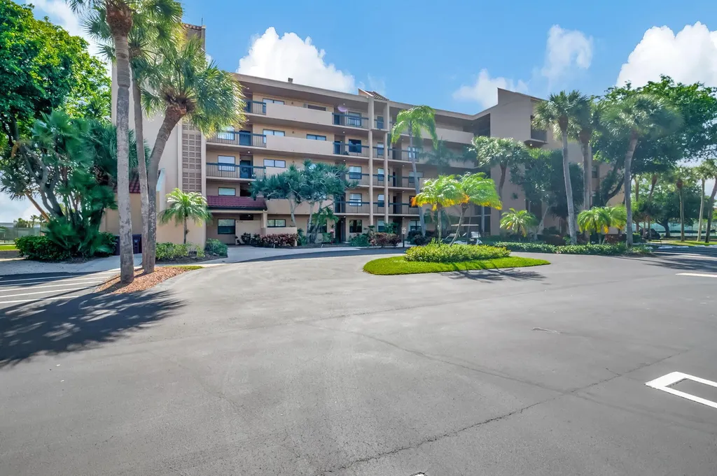 600 Egret Circle Delray Beach FL 33444