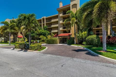 825 Egret Circle Delray Beach FL 33444