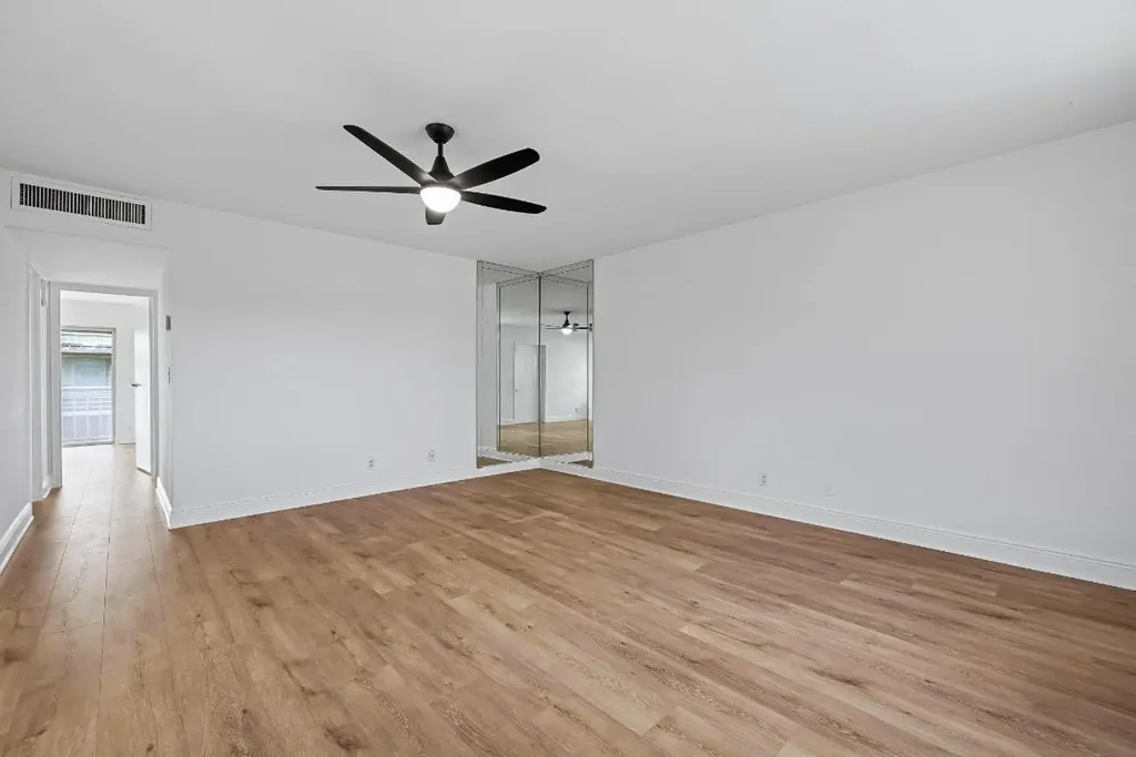 613 Monaco M Delray Beach FL 33446