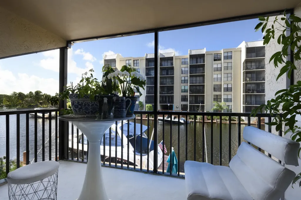 8 Royal Palm Way Boca Raton FL 33432