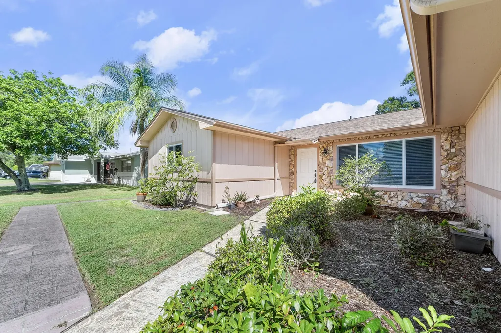 357 NW Hogan Street Port St Lucie FL 34983