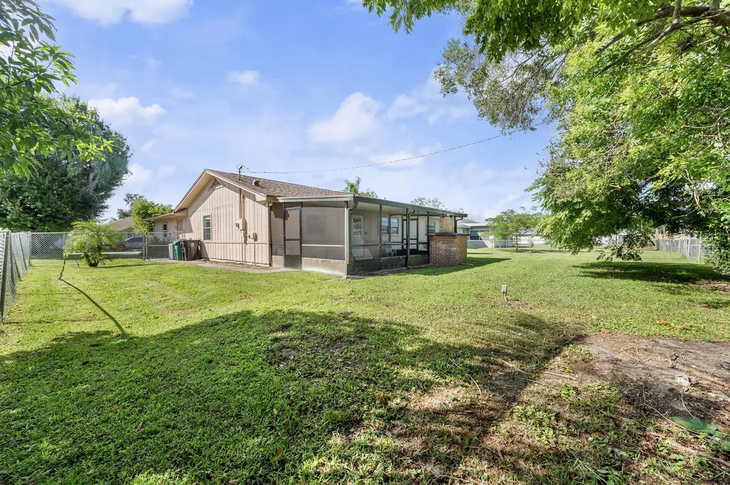 357 NW Hogan Street Port St Lucie FL 34983