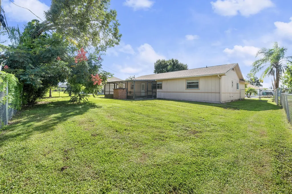 357 NW Hogan Street Port St Lucie FL 34983