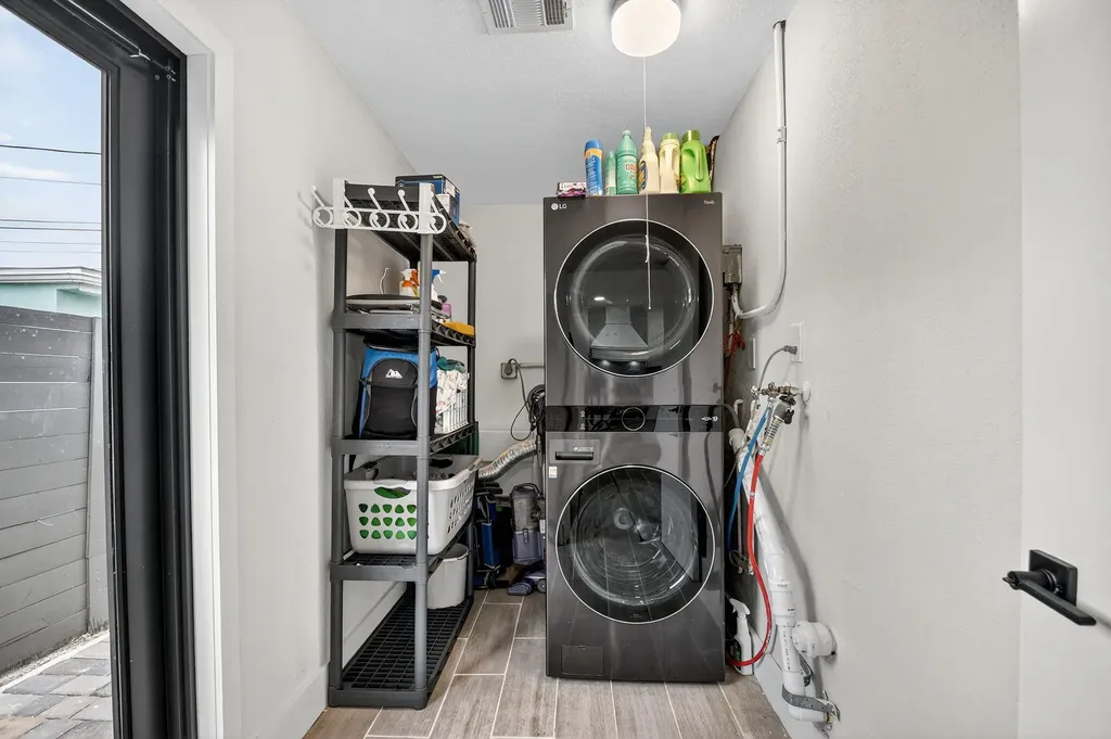 5008 Parker Avenue West Palm Beach FL 33405