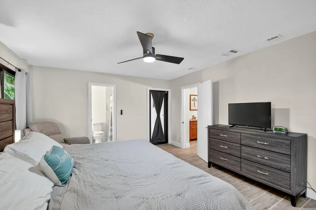 5008 Parker Avenue West Palm Beach FL 33405